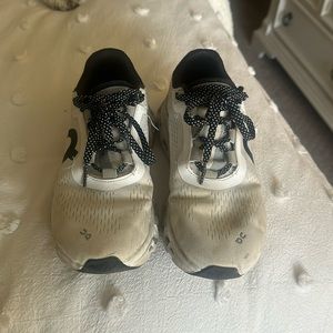 OnCloud Cloud Monster tennis shoes